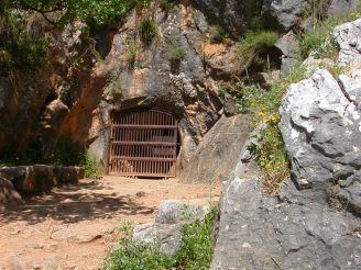 Pileta Caves